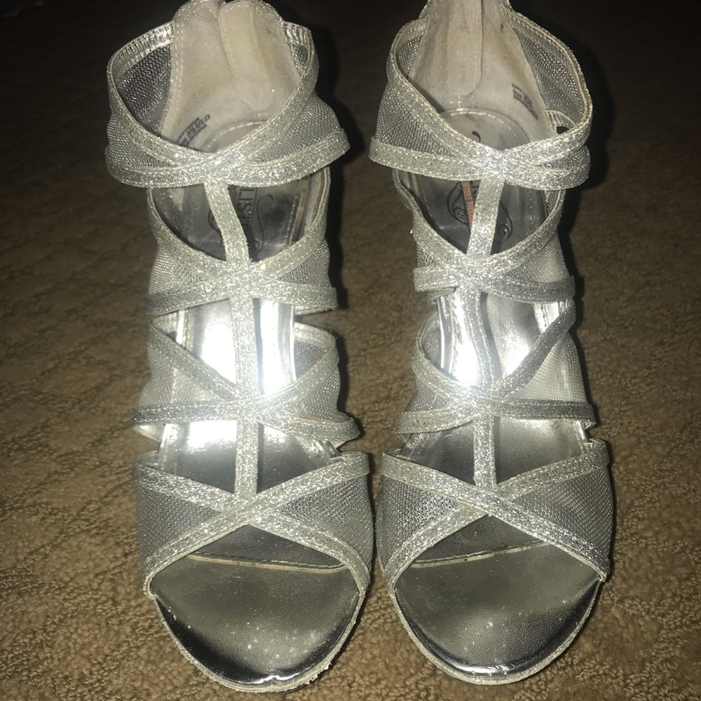 Silver 5 inch heals